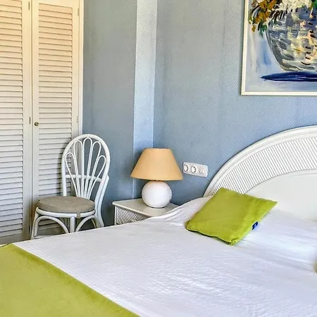 First Line, Oceanfront In St Antoni De *